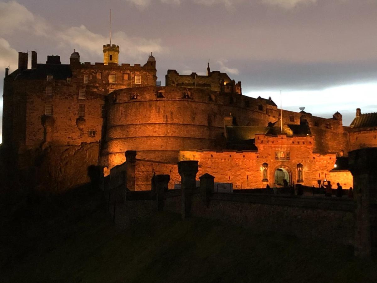 The Castle Esplanade Residence Edimburgo Exterior foto